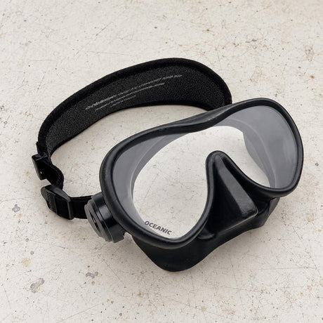 Open Box Oceanic Shadow Mask, Neo Strap — Black — open-box product photo