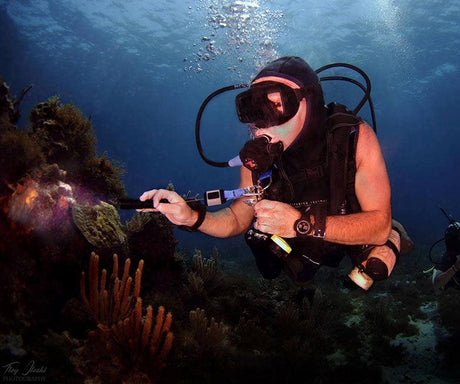 OrcaTorch D520 1000 Lumen Compact Dive Light - Black