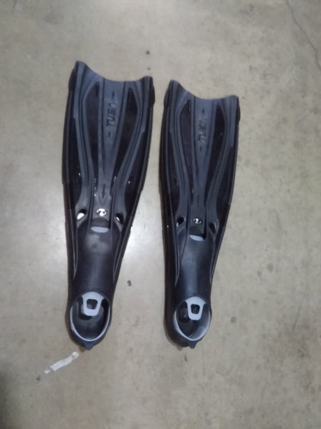 Open Box Tusa Solla Full Foot Fin-Black-M-Like New