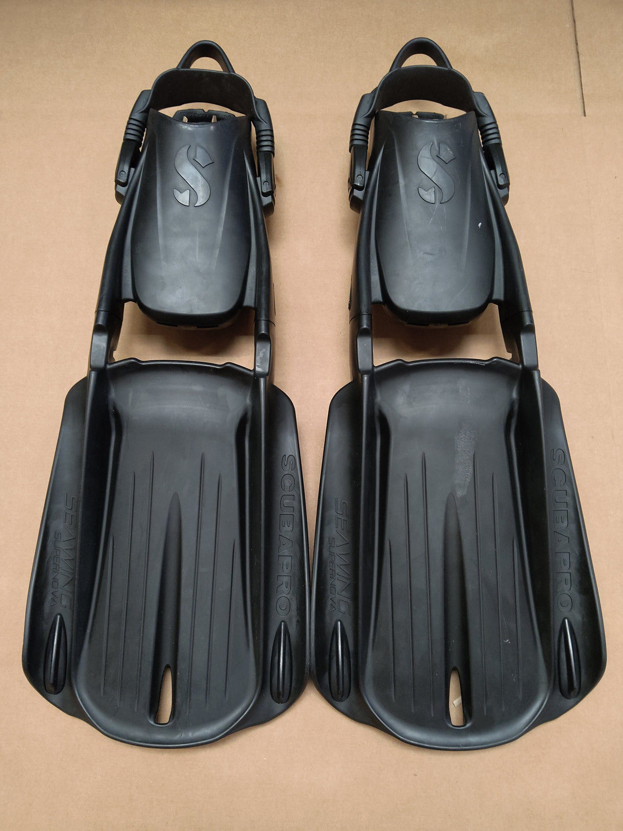 Open Box Scubapro Seawing Supernova Fins
