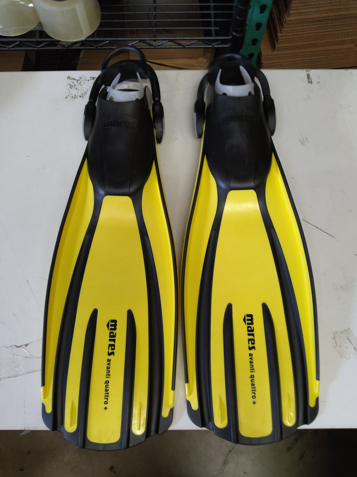 Used Mares Avanti Quattro Plus Open Heel Bungee Strap Dive Fin