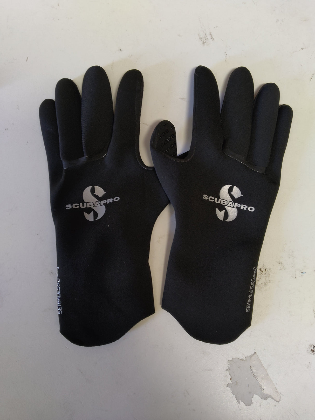 Open Box Scubapro Seamless 1.5 mm Glove