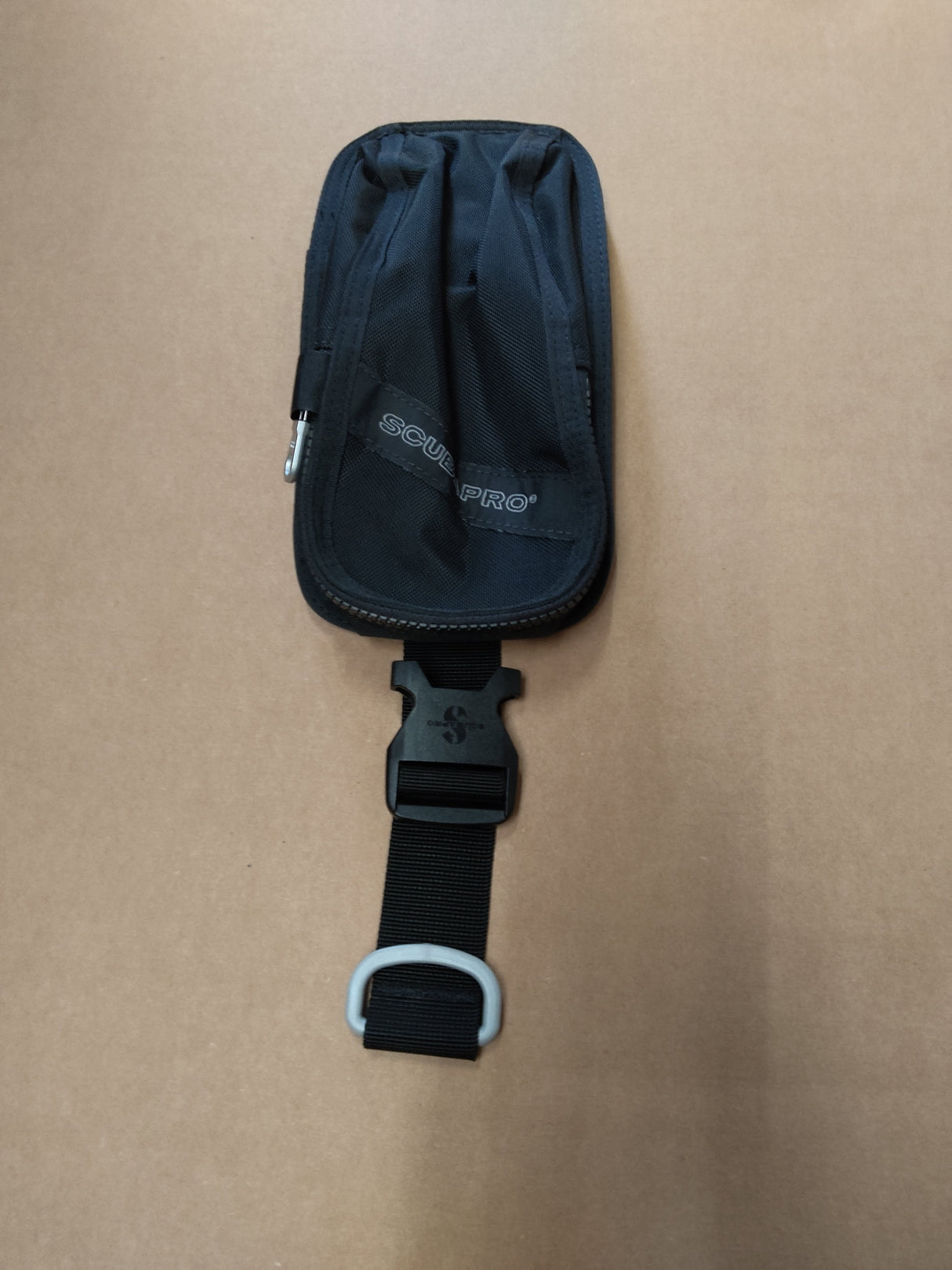 Open Box Scubapro Weight Pouch (5.4 kg, 12 lb) Buckle (3.8 cm, 1.5 in)
