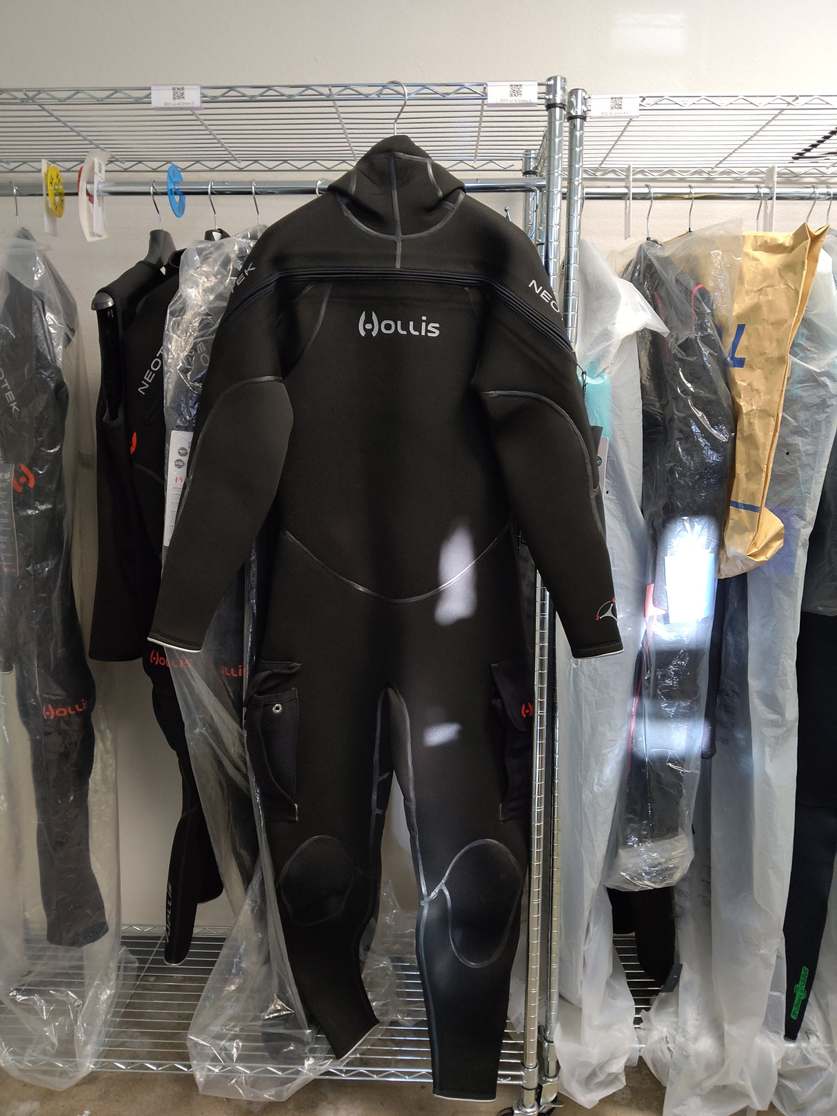 Used Hollis Neotek 4/3 Wetsuit Unisex