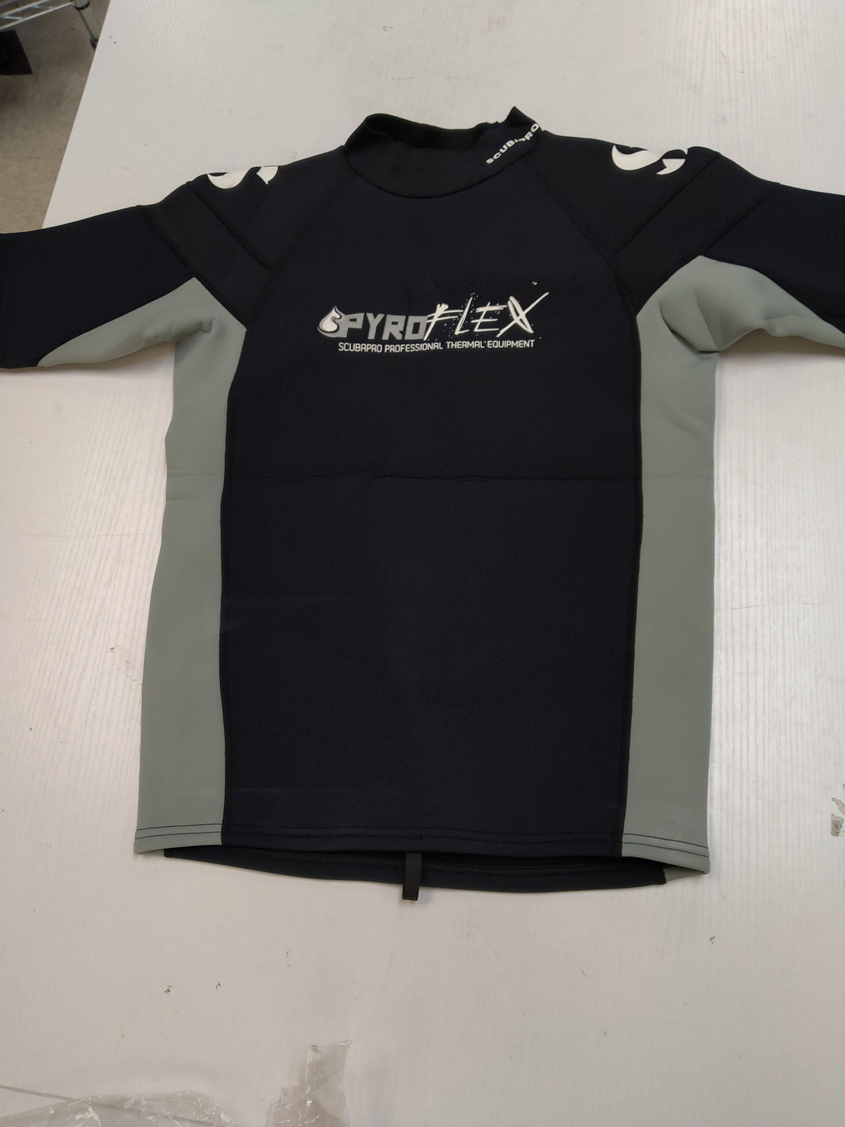 Used Scubapro Men's Pyroflex Short Sleeve Rash Guard