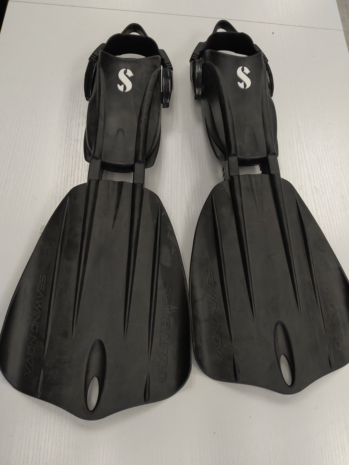 Used Scubapro Seawing Nova Fins