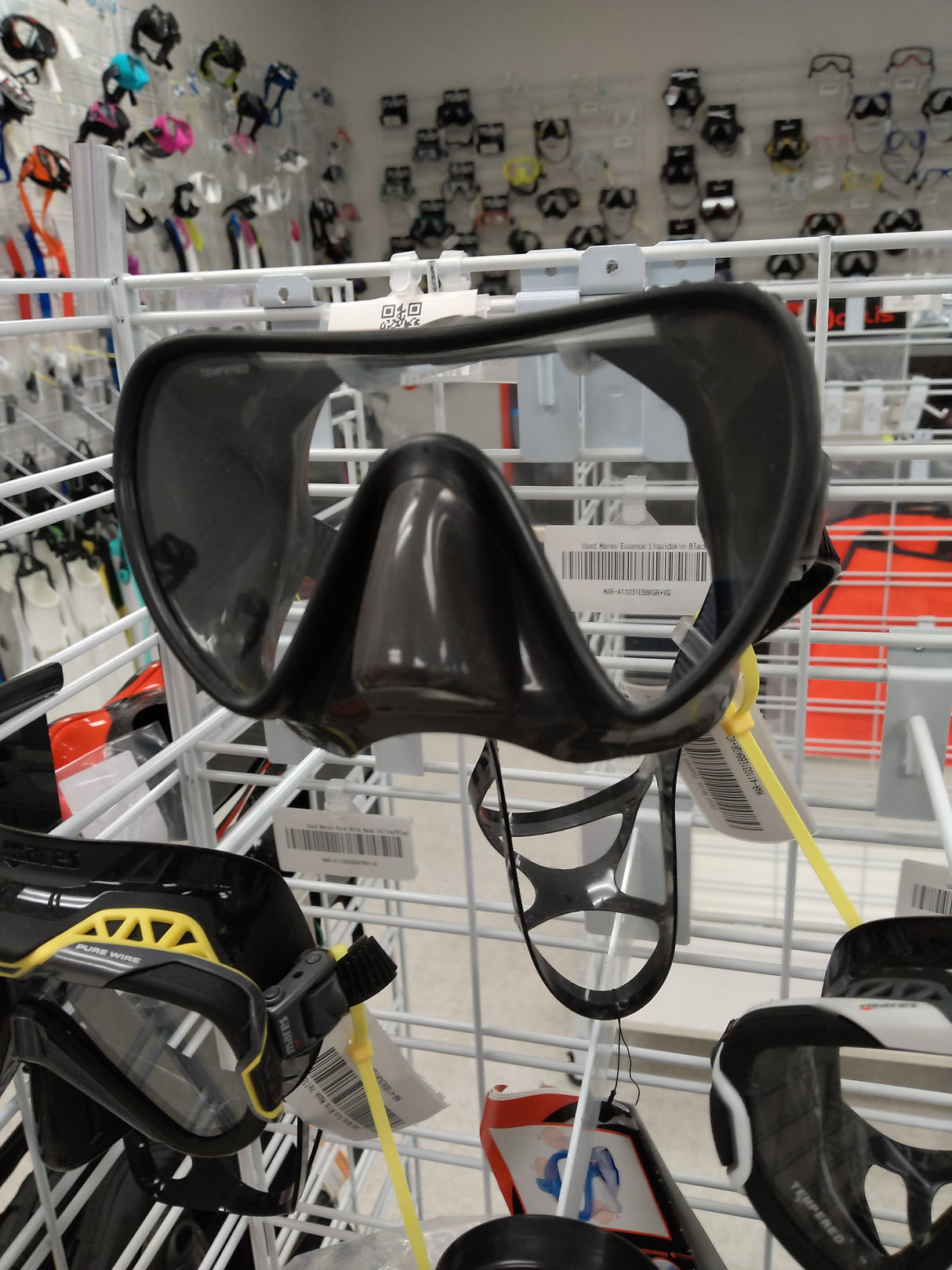 Used Mares Essence Liquidskin