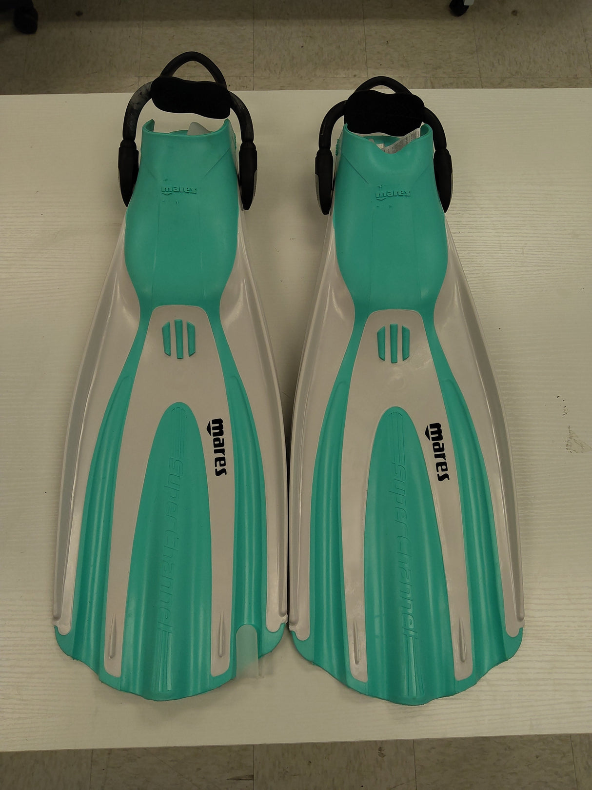 Open Box Mares Avanti Superchannel Open Heel Dive Fin