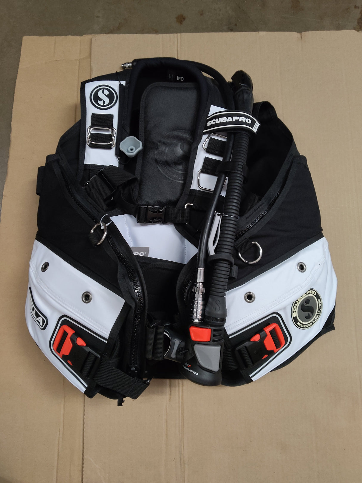 Open Box Scubapro Bella with Air2