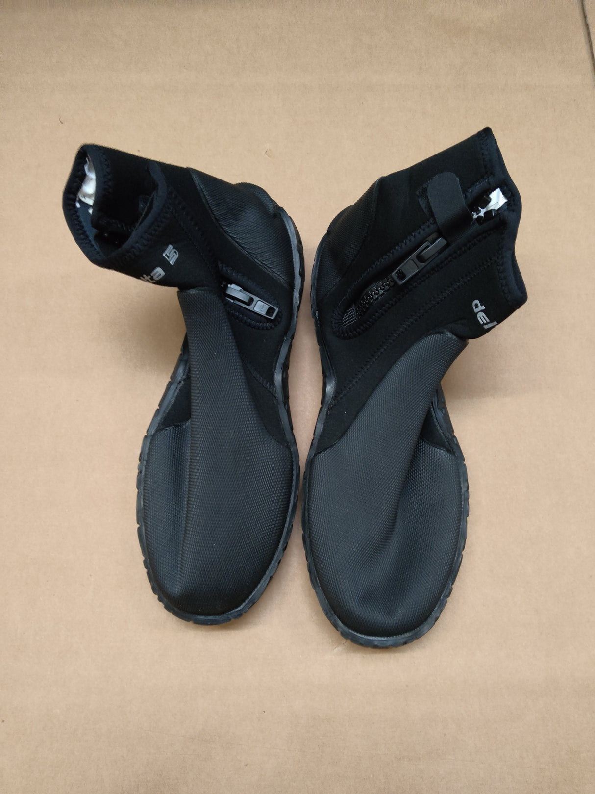 Open Box Scubapro Delta 5mm Full Cut Dive Boot