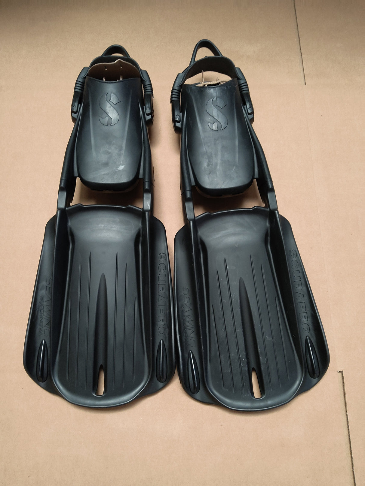 Open Box Scubapro Seawing Supernova Fins