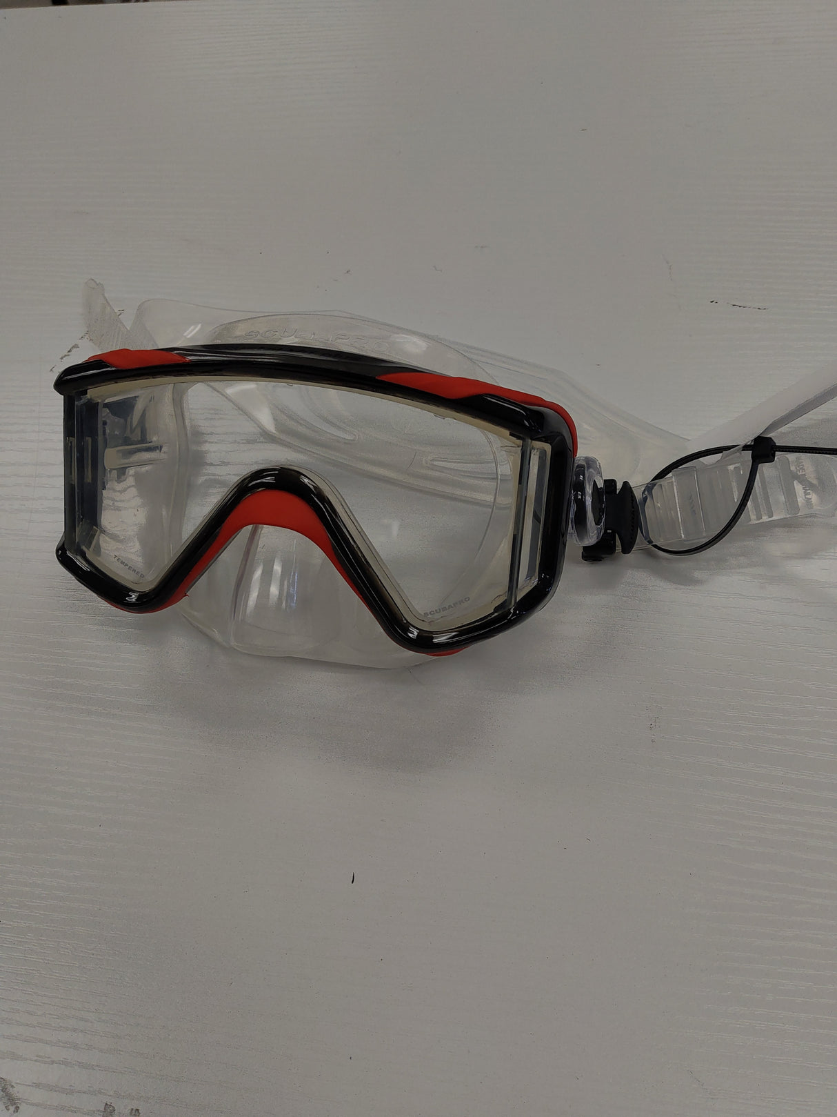 Used Scubapro Crystal Vu Plus Dive Mask W/O Purge