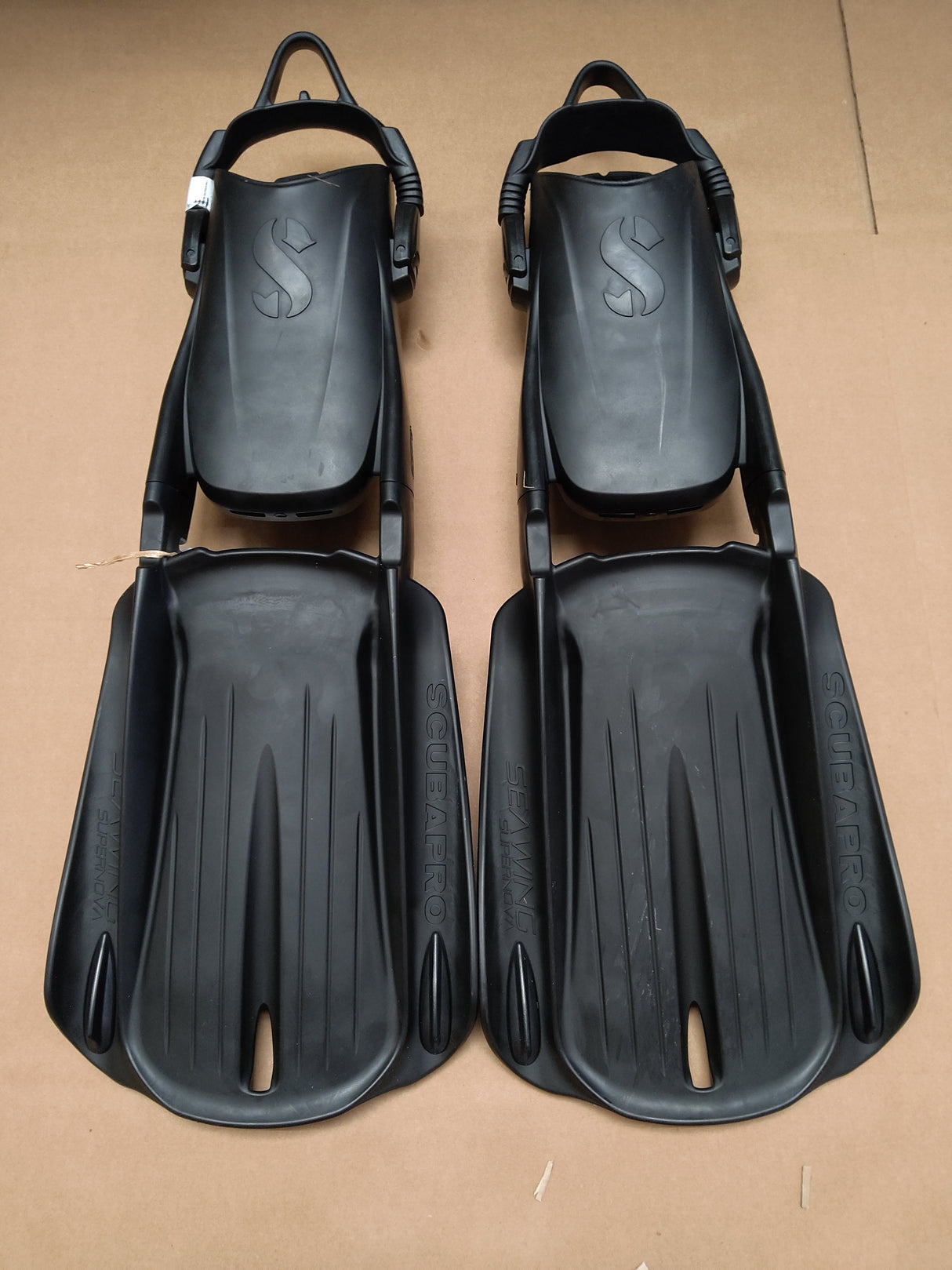 Open Box Scubapro Seawing Supernova Fins