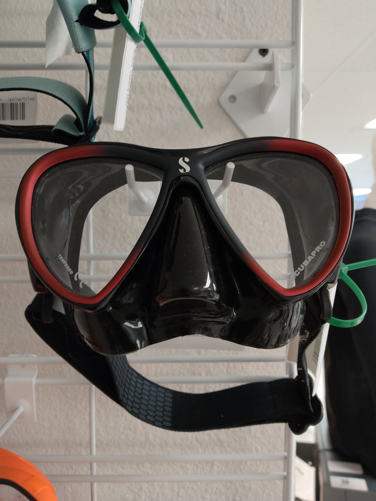 Used Scubapro Synergy Twin with Comfort Strap