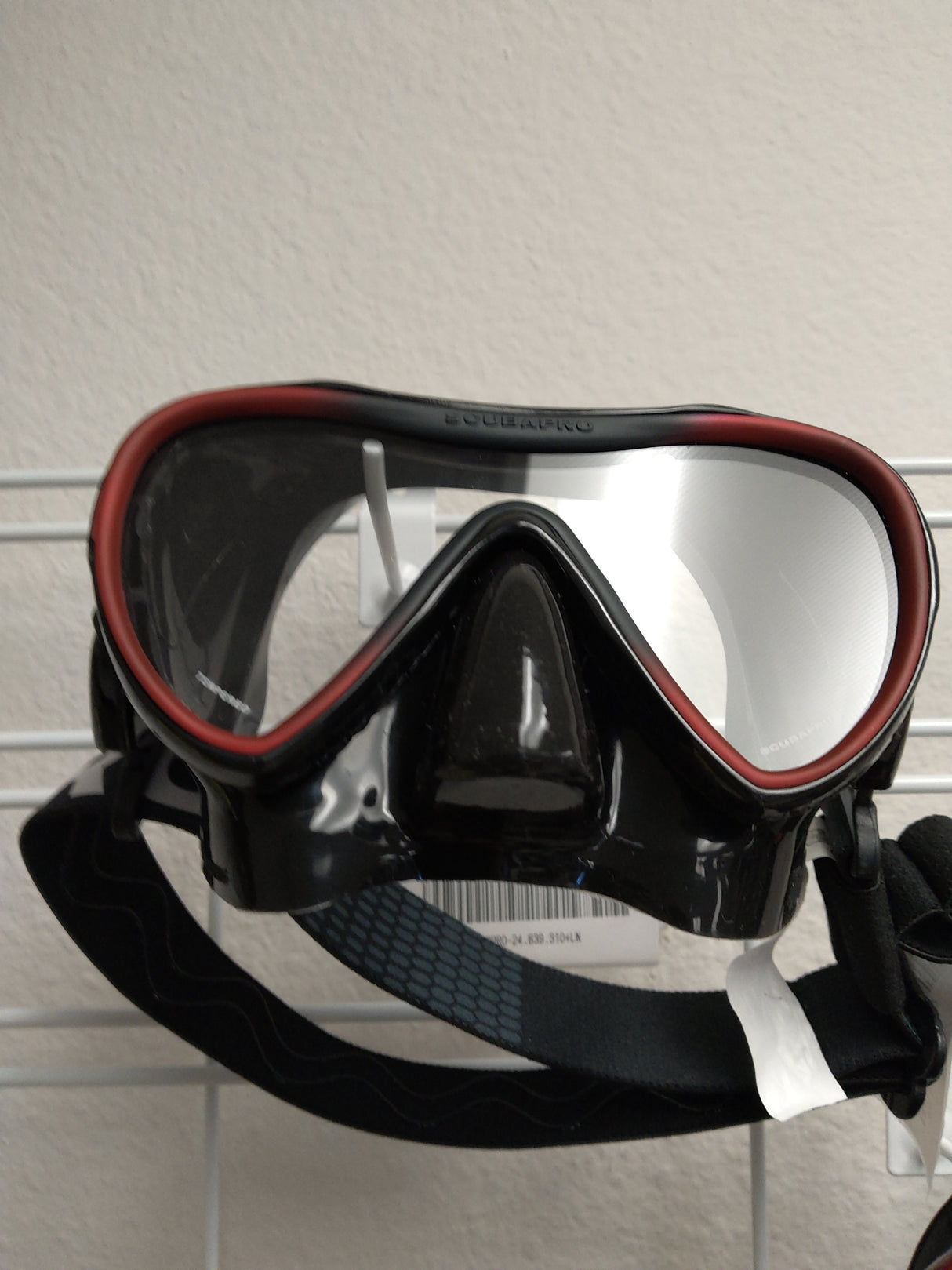 Used Scubapro Synergy 2 W/Comfort Strap