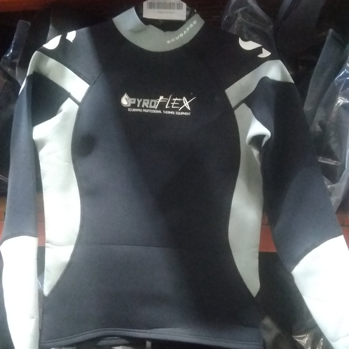 Used Scubapro Womens Pyroflex Long Sleeve Rash Guard – DiveCatalog.com
