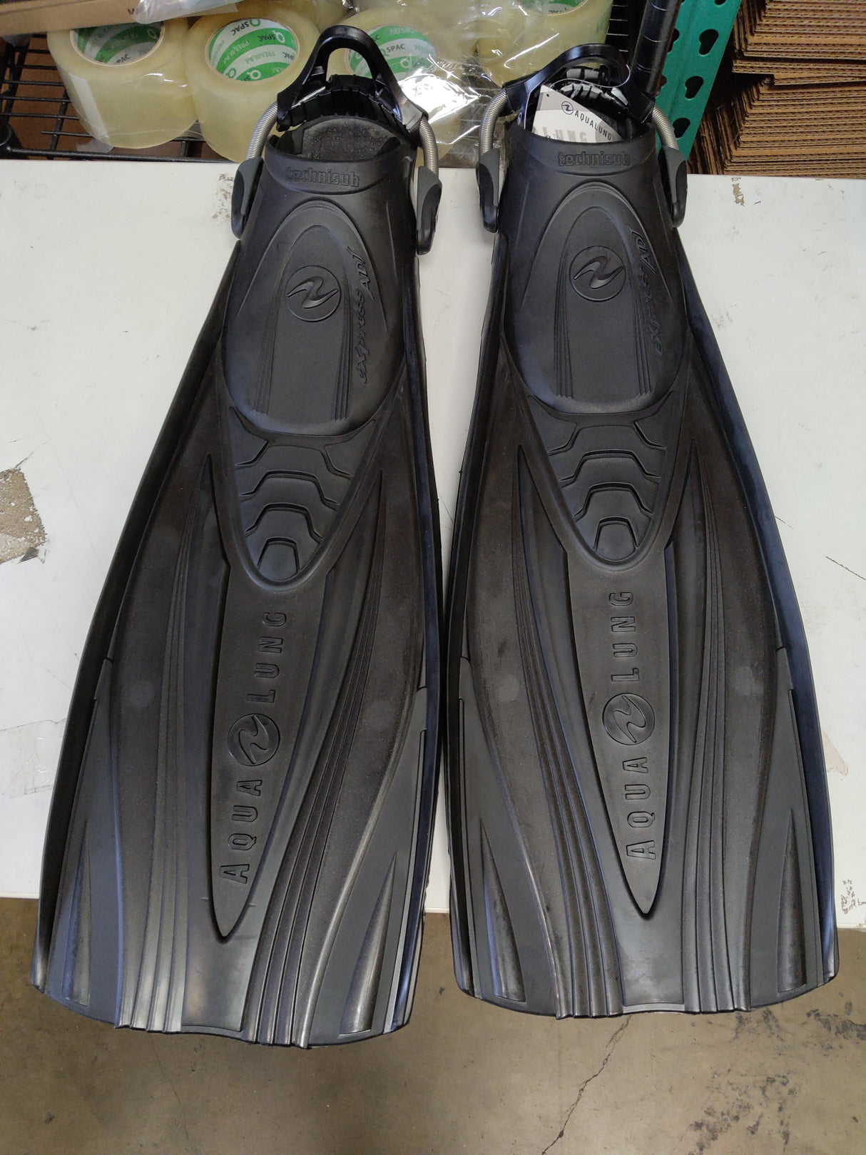 Used Aqualung Express SS Open Heel Dive Fins