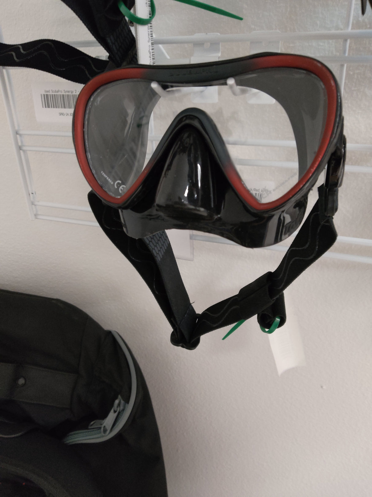 Used Scubapro Synergy 2 W/Comfort Strap
