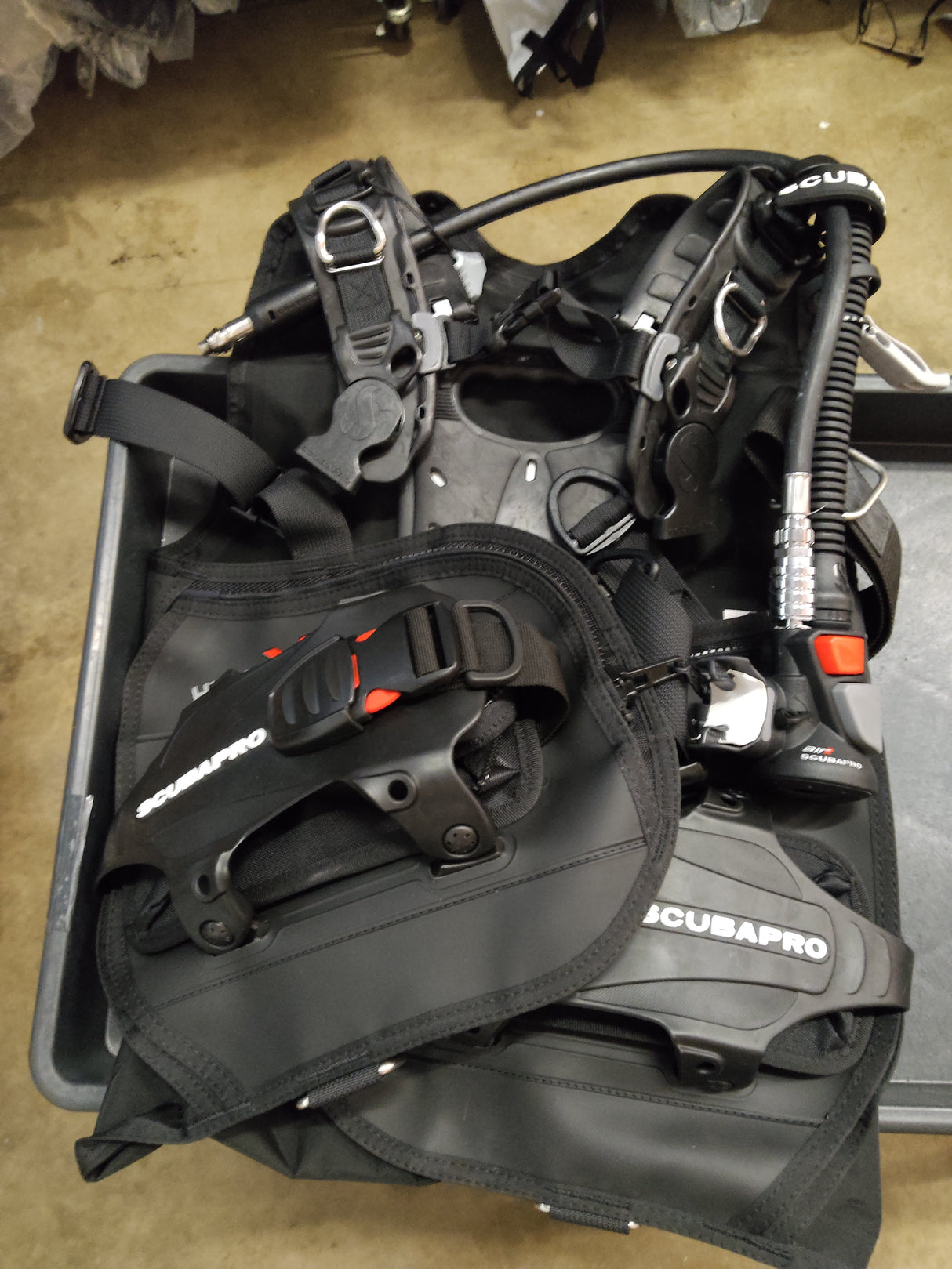 Open Box Scubapro Hydros X with Air2 Women's BCD