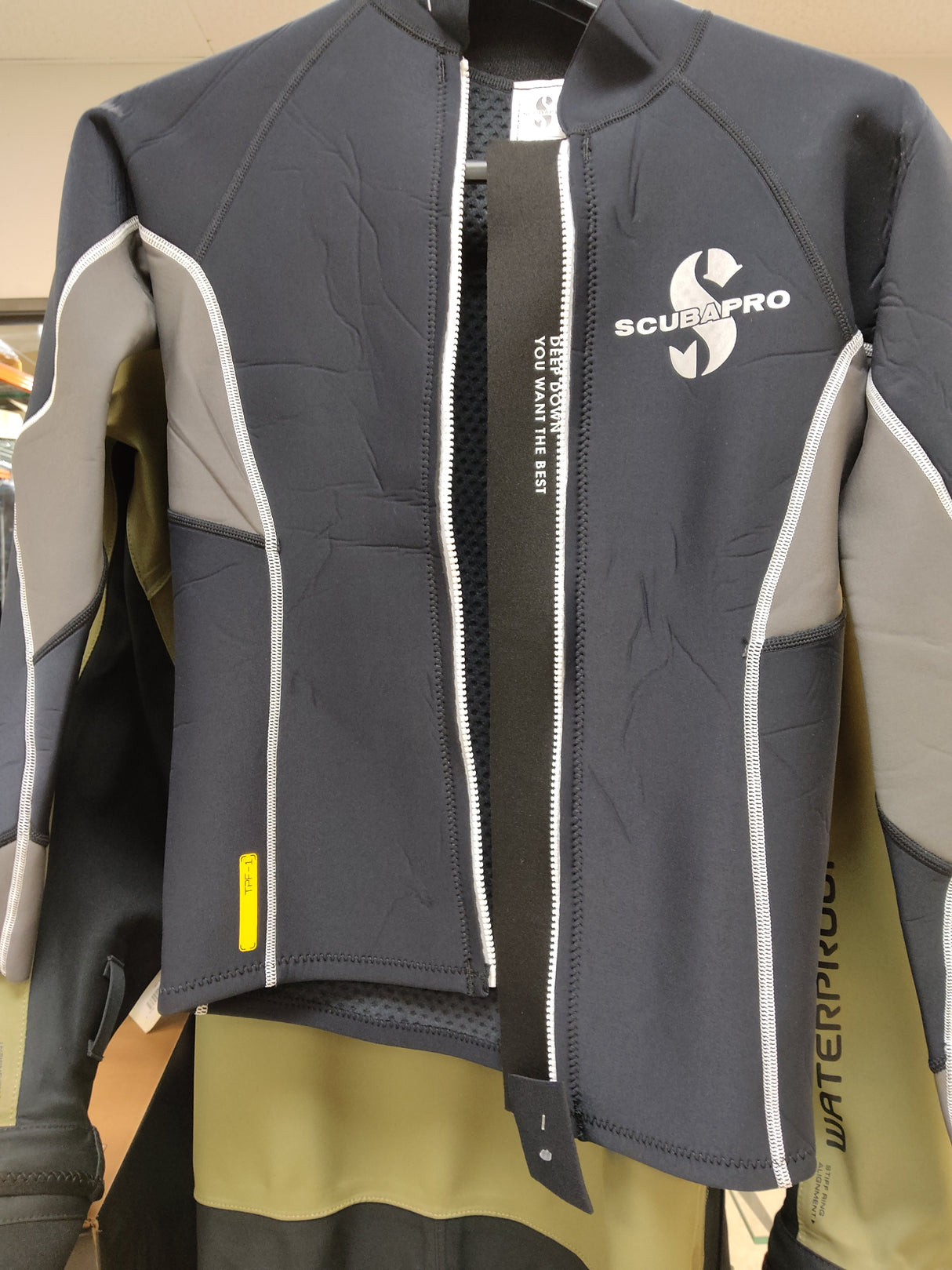 Used Scubapro Everflex 1.5 Women's Long Sleeve