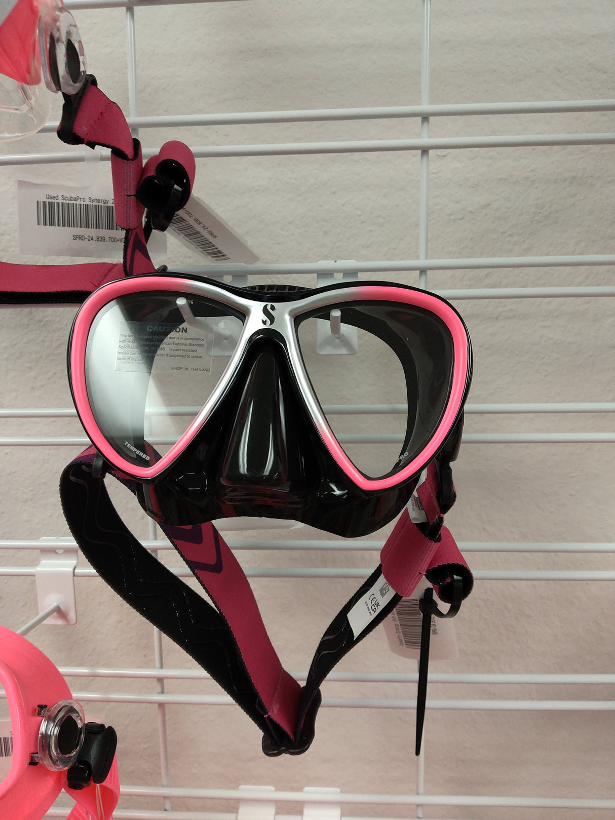 Used Scubapro Synergy 2 W/Comfort Strap