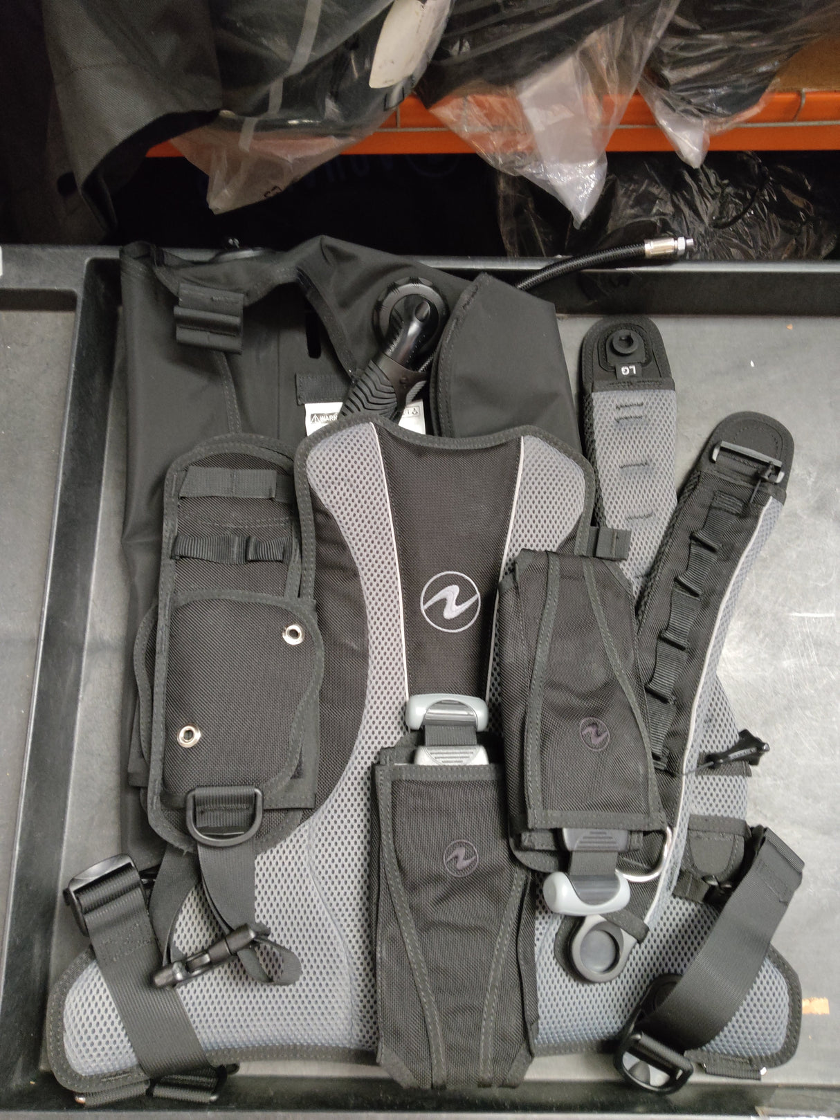 Used Aqualung Rogue BCD Black/Grey