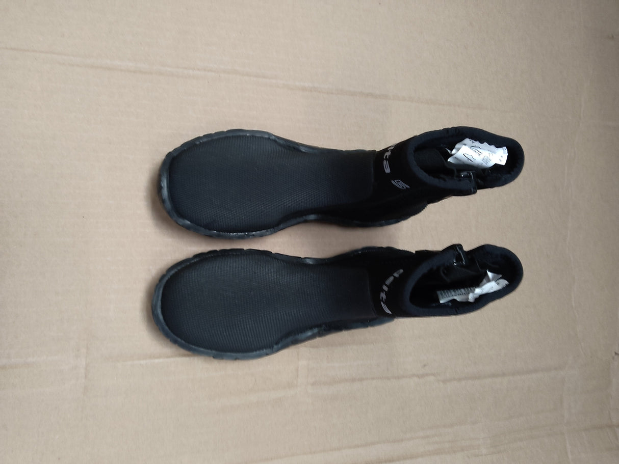 Open Box Scubapro Delta 5mm Full Cut Dive Boot