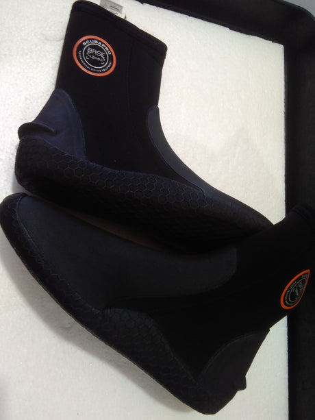 Used Scubapro Base 4 MM Lightweight Dive Boot-Black-XL-