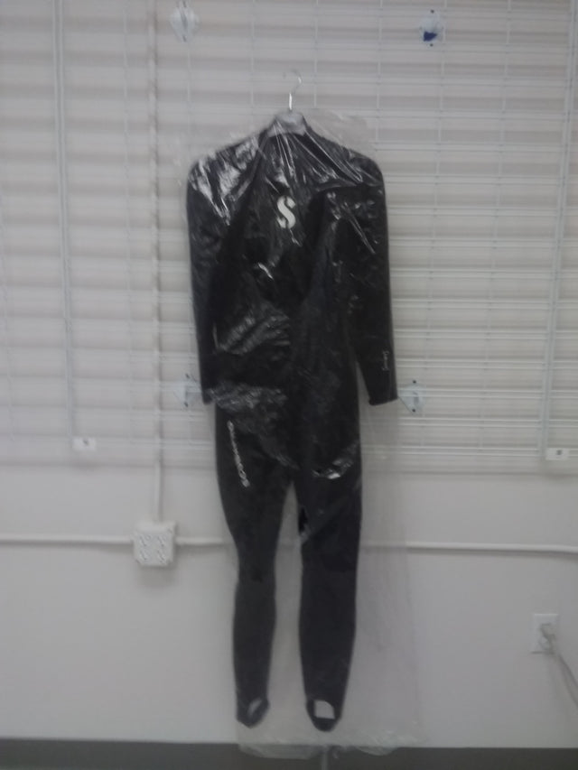 Used Scubapro Definition Steamer 1 mm Women's-2XS-