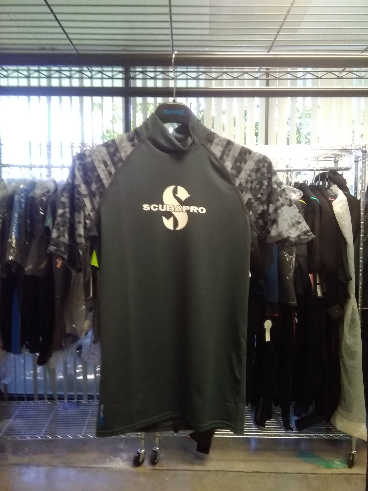 Used Scubapro Rash Guard Mens, Short Sleeve (UPF50)-Graphite-S-