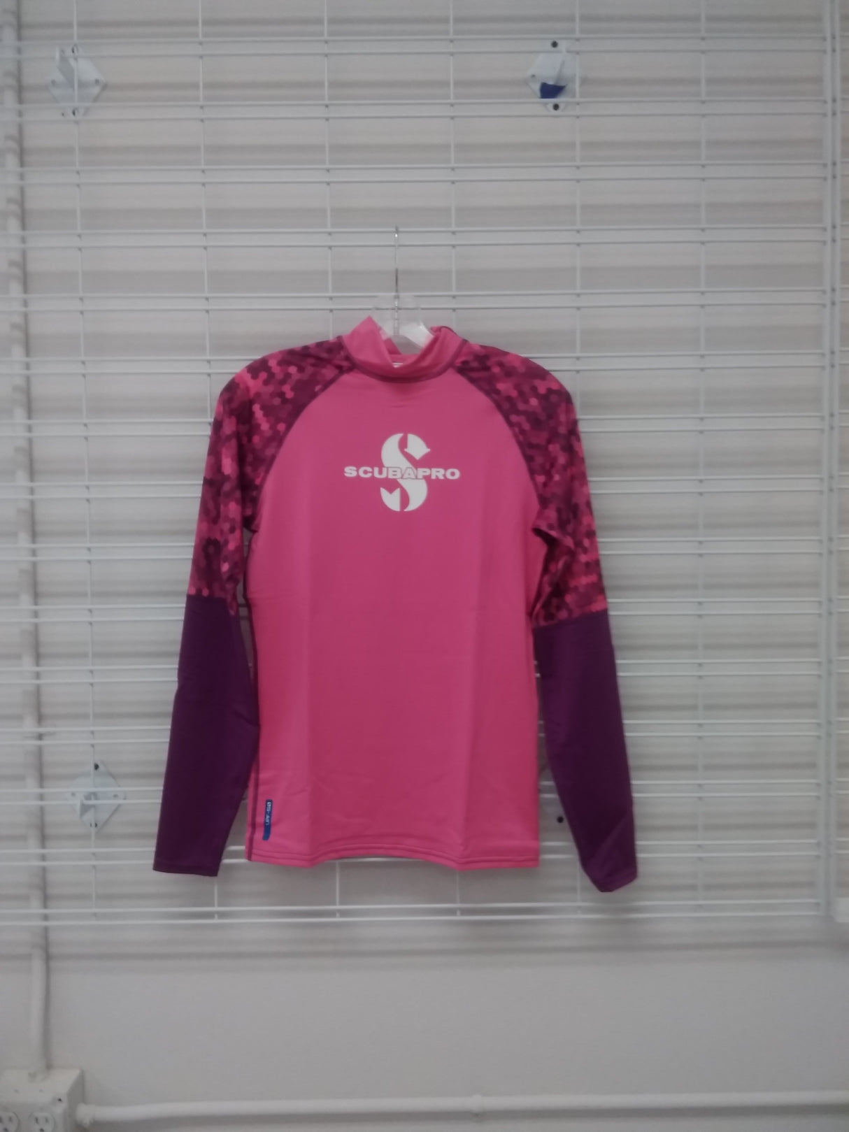 Used Scubapro Rash Guard Womens, Long Sleeve (UPF50) - Teal Size S-Pink-XS-
