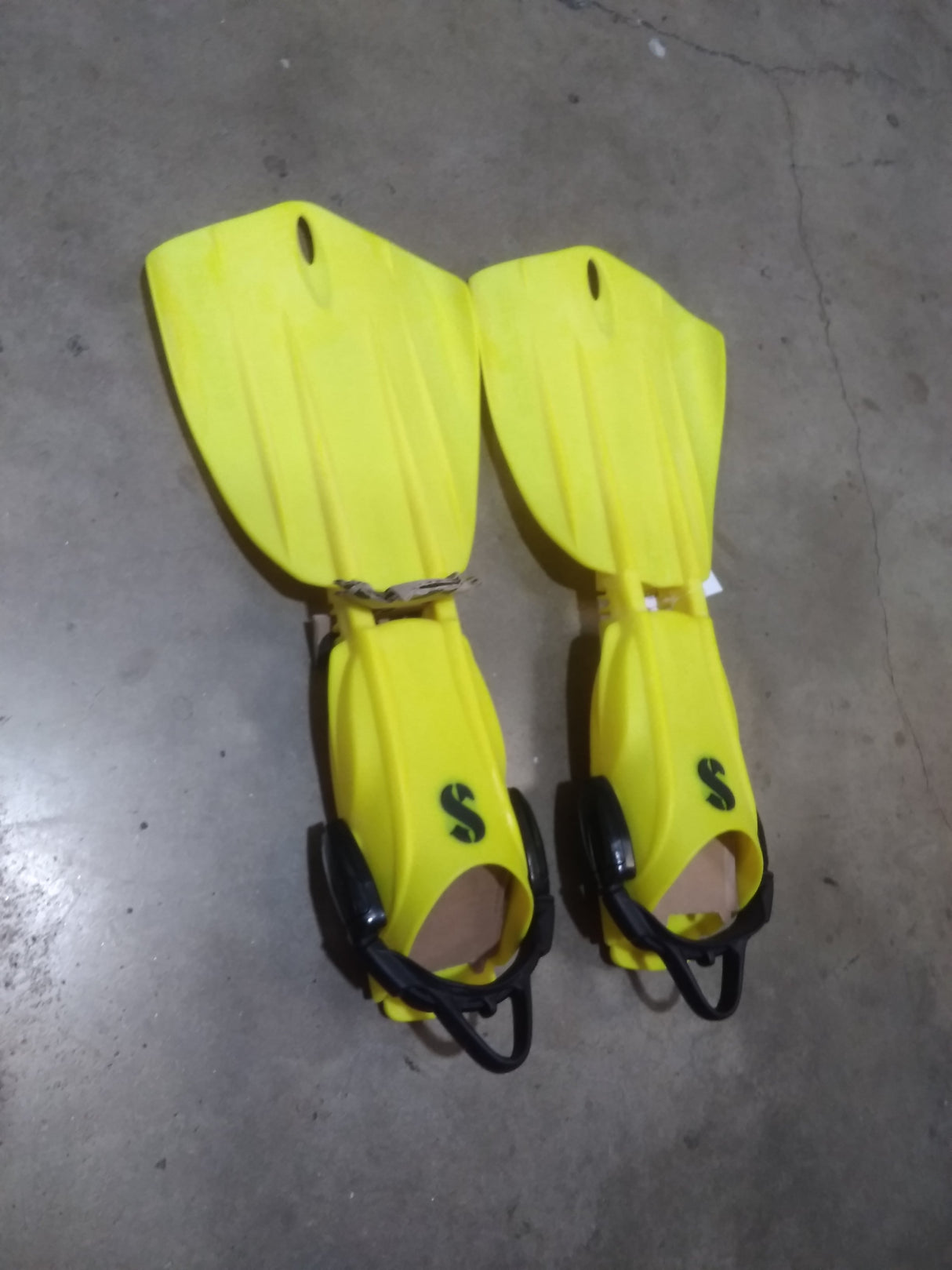 Used Scubapro Seawing Nova Fins-Yellow-M-