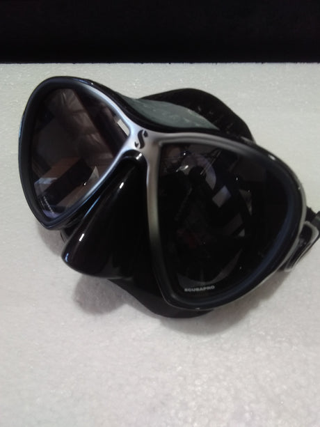 Used Scubapro Synergy 2 Twin Mask with comfort strap-Black/Black/Silver-