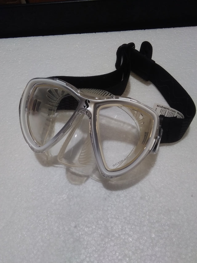 Used Scubapro Synergy Mini Dive Mask with Comfort Strap-