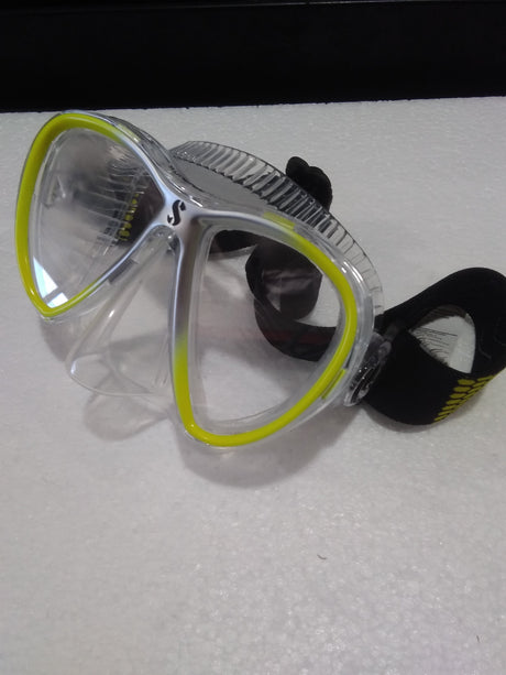 Used Scubapro Synergy Twin Dive Mask with Comfort Strap-Clear/Yellow/Silver-
