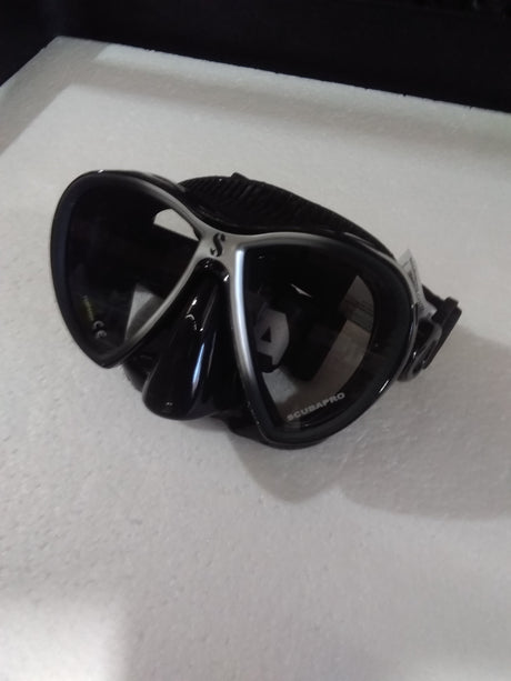 Used Scubapro Synergy Twin w/Comfort Strap-Black-
