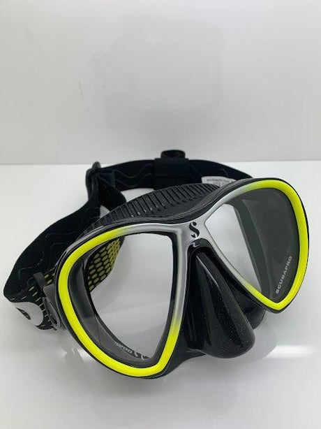 Used Scubapro Synergy Twin with Comfort Strap-Black/Yellow/Silver-Like New-