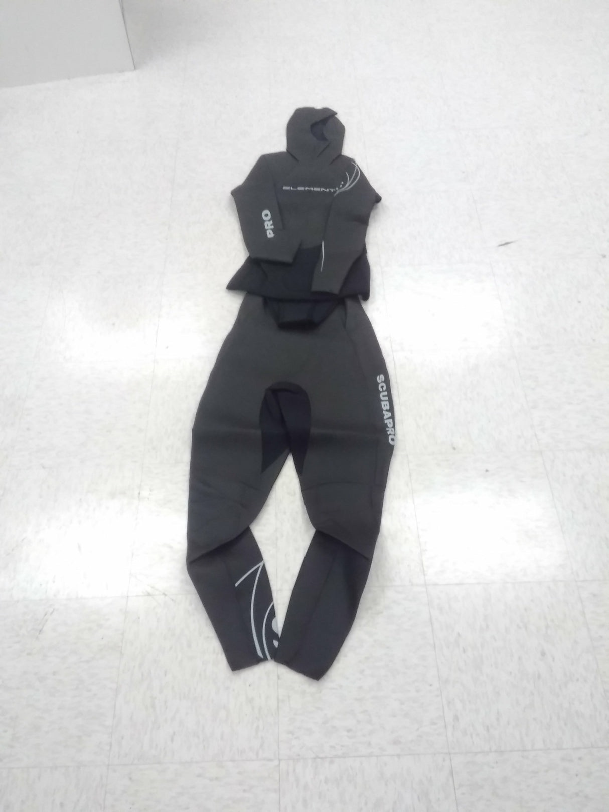 Used Scubapro Womens Element 2PC Apnea 3mm Wetsuit-L-