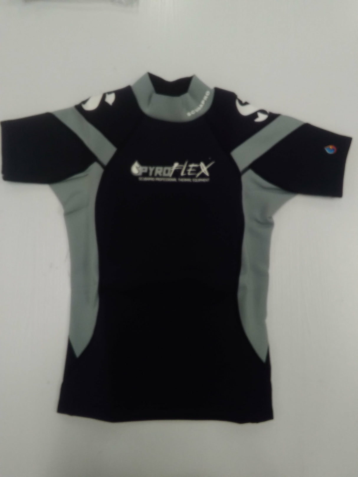 Used Scubapro Women's Pyroflex Short Sleeve Rash Guard-XS-